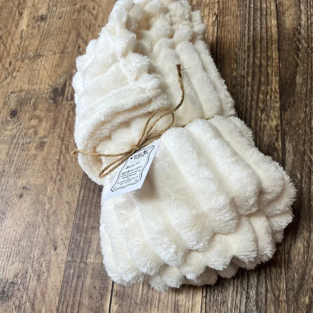 Rustic Rooster Plush Ribbed Throw Blanket Cream Ivory 40x55 soft light weight